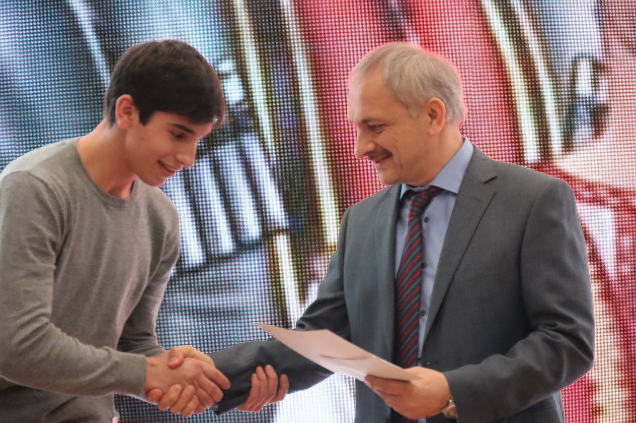 Награждение победителей и призеров интеллектуальной игры - Брейн-ринг,