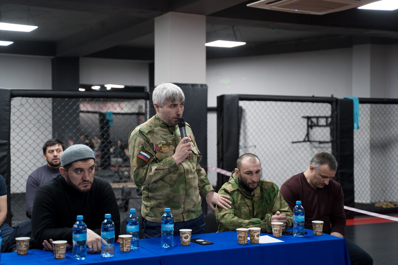 В поддержку участников СВО в Махачкале прошел турнир по грепплингу среди студентов медколледжа имени Башларова.